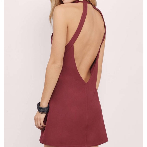 Tobi V-Neck Shift Dress - Picture 2 of 4